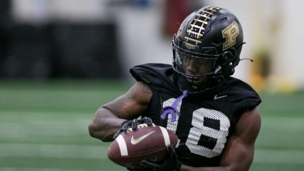 Deion Burks catch